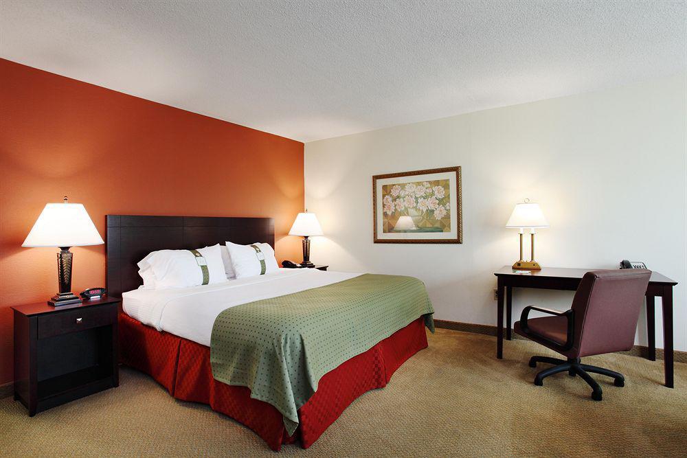 Holiday Inn Knoxville West - Cedar Bluff, An Ihg Hotel חדר תמונה